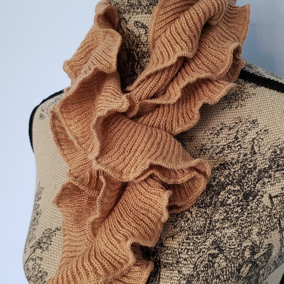 Ruffled Scarf - Picture 5 of 8